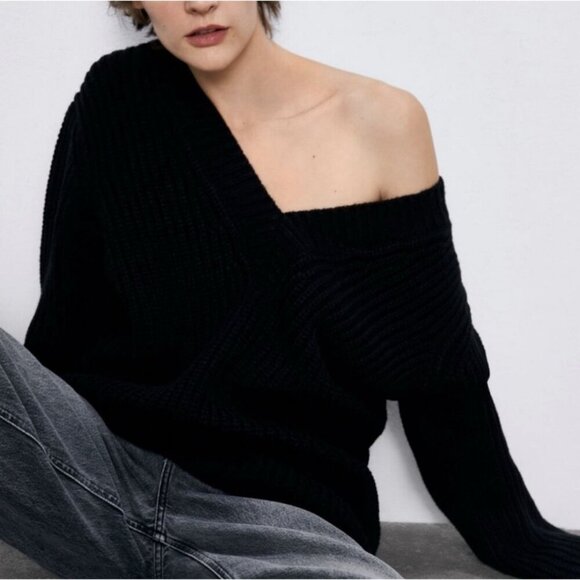 NEW! Zara Oversized Chunky Knit V Neck  Sweater Black SZ S - Picture 1 of 14